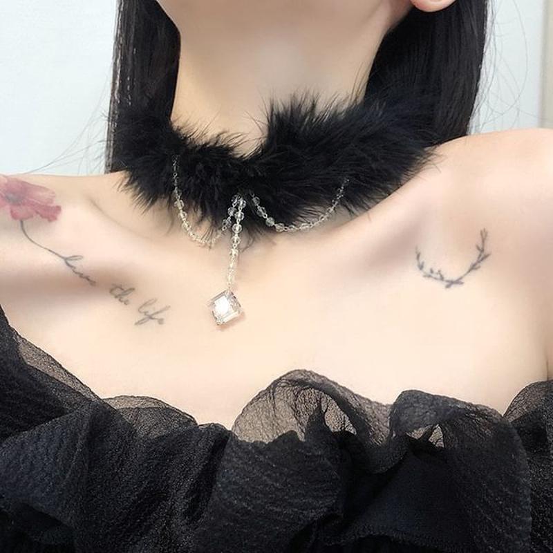 Crystal Chenille Pendant Faux Choker Black One Size