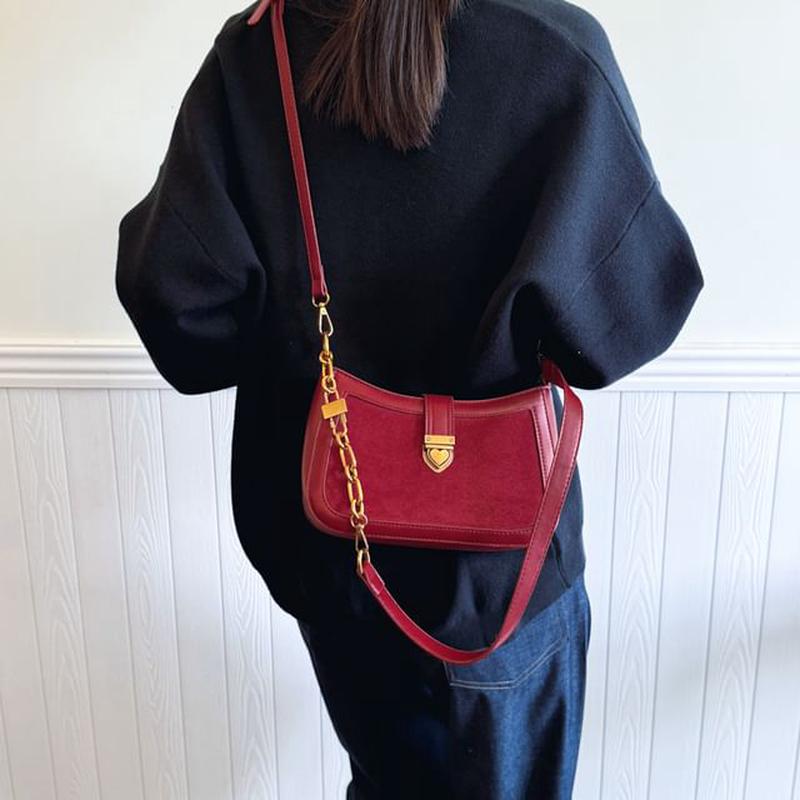 Bag Heart Crossbody Strap Buckle Chain Black One Size