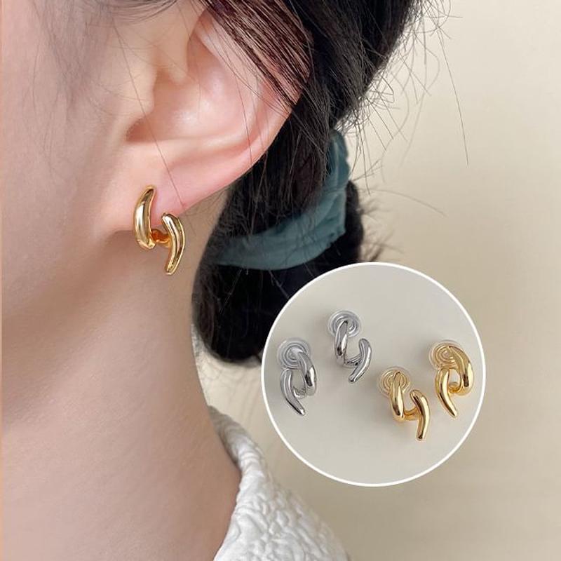 Earring Clip On Glossy 1 Pair - W972 - Gold One Size