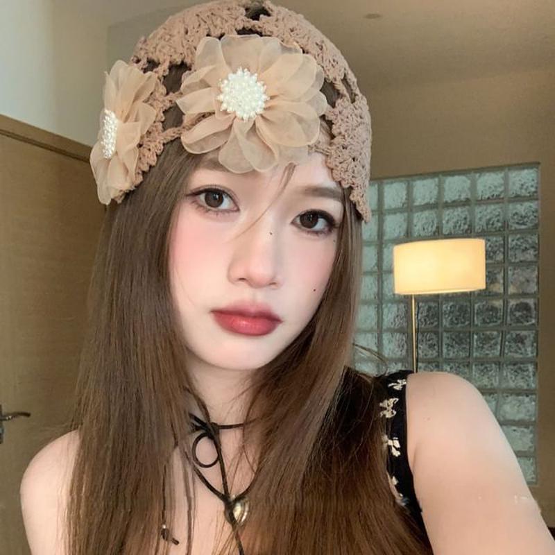 Knit Bonnet Hat Floral Black One Size