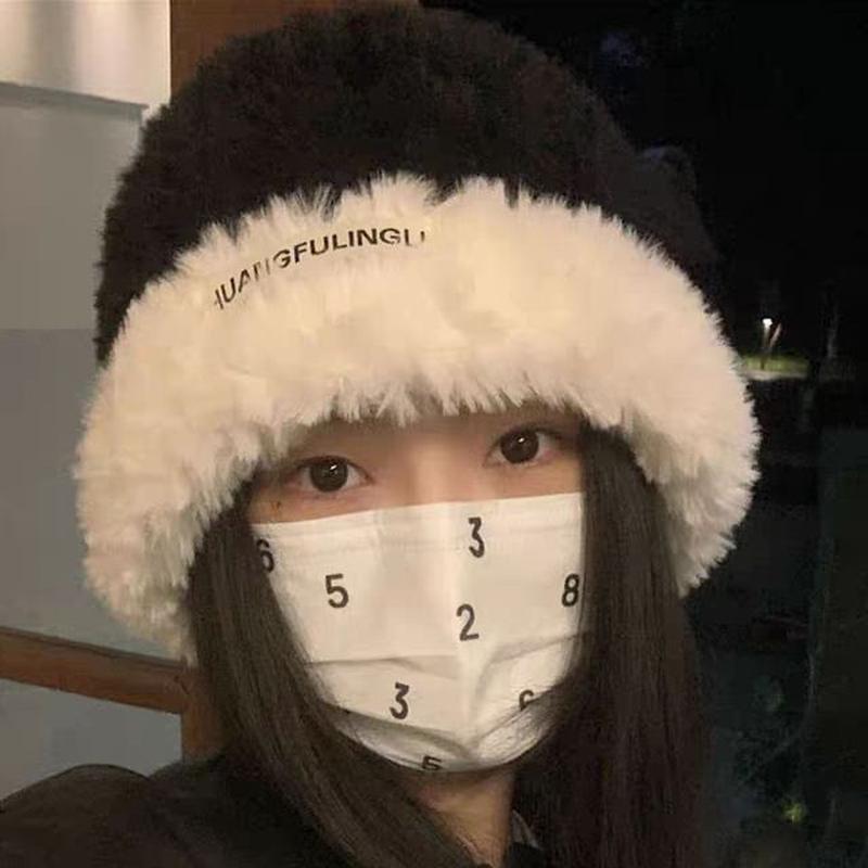 Beanie Cable Plain Fluffy / Knit Fluffy - Black & White One Size