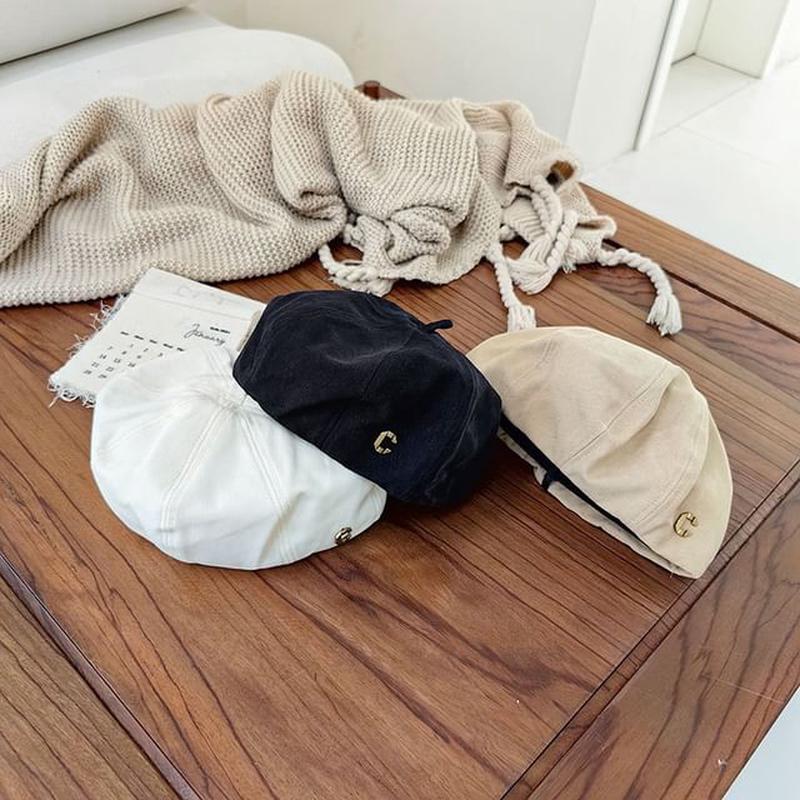 Lettering Beret Metal Hat Black One Size