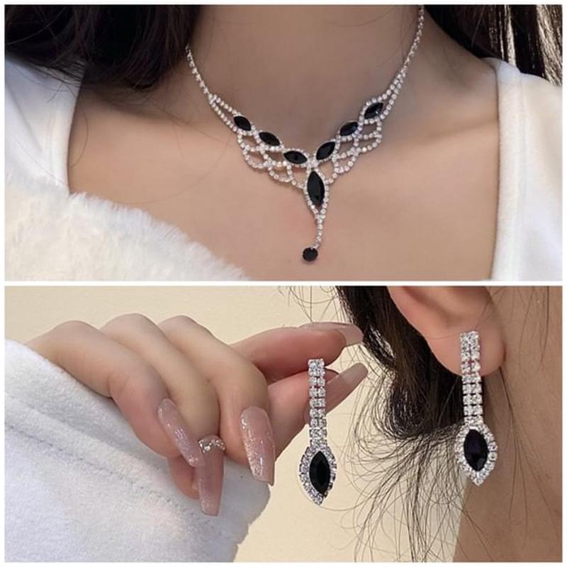 Necklace Rhinestone / Pendant Drop Earring Necklace - Black & Silver One Size