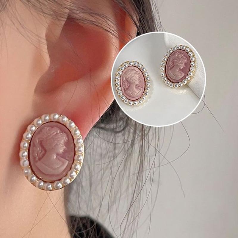 Earring Faux Face Clip-On Pearl