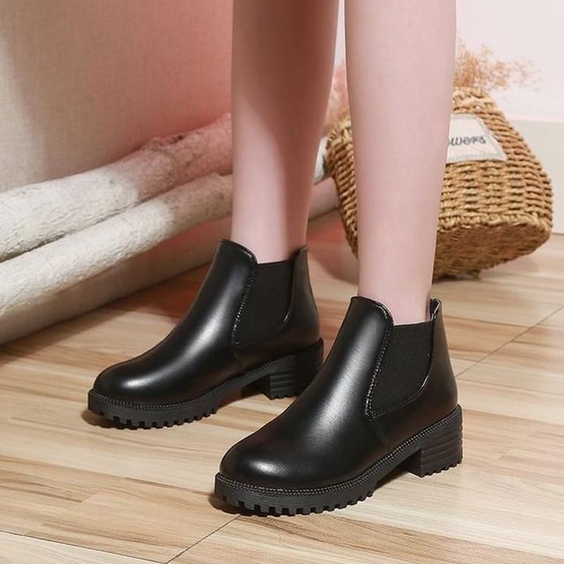 Short Chelsea Boots Leather Faux Black 39